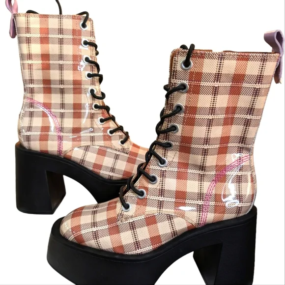 Larroude Olivia Plaid Platform Combat Boots... Size 6.5